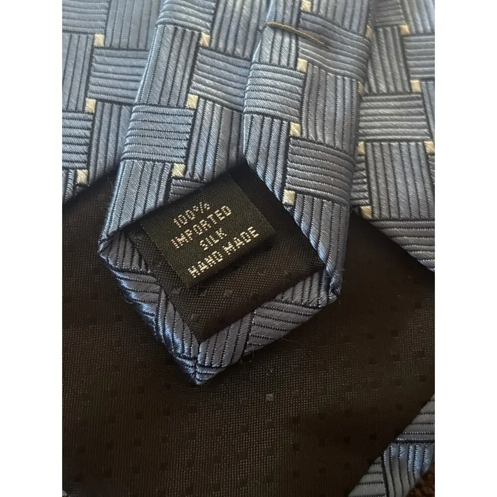 Ziggurat Men's Necktie NWT 100% Silk Blue Woven Pattern Office Career MSRP $45